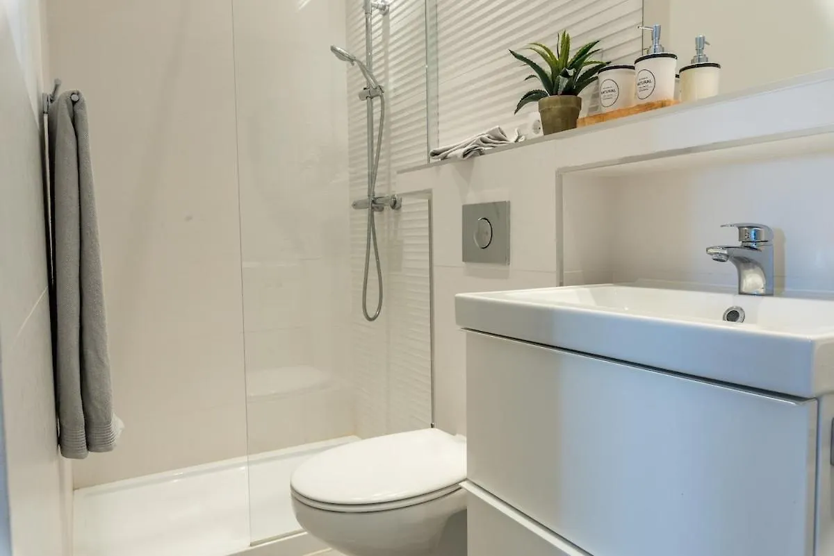 Puerto Banus Marina Apartment! ماربيا